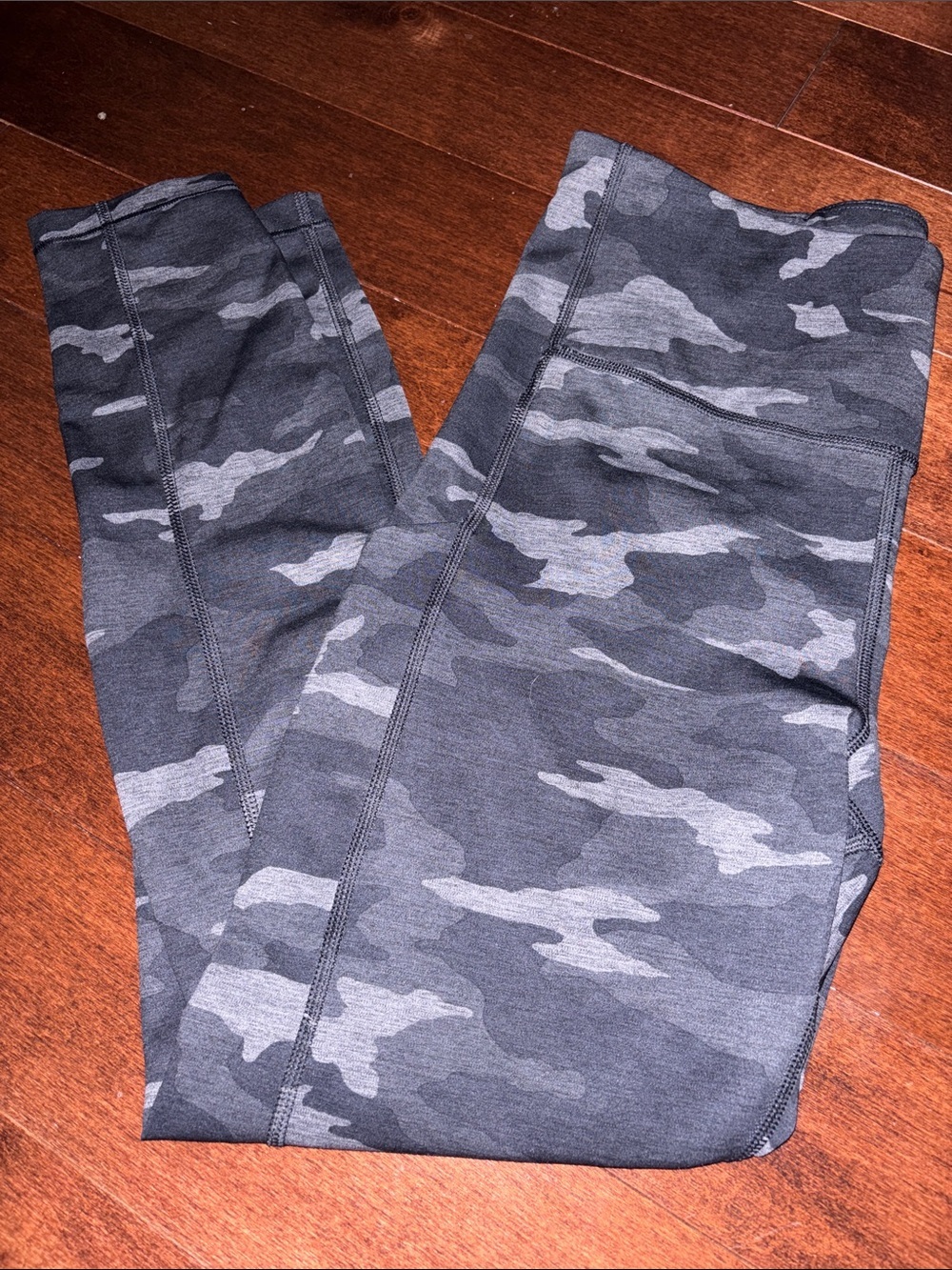 Athleta Gray Camo Leggings size small NWOT